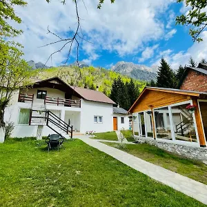 Bed & Breakfast Bujtina Arlindi, Valbone